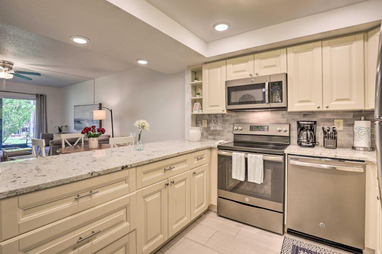 St Augustine Getaway With Porch 1 Block To Beach! سانت أوغيستين المظهر الخارجي الصورة