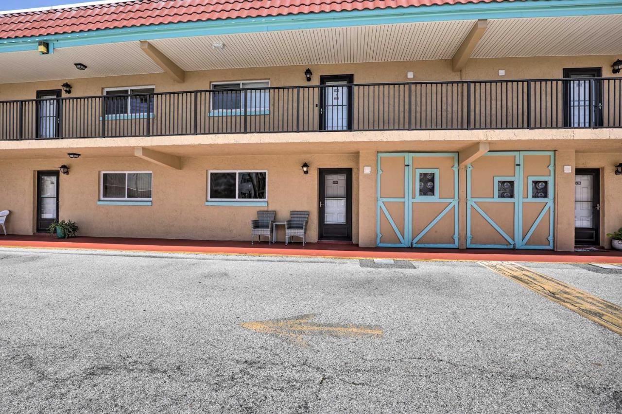 St Augustine Getaway With Porch 1 Block To Beach! سانت أوغيستين المظهر الخارجي الصورة